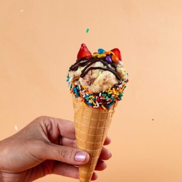 Sorvete cremoso e refrescante no cascão